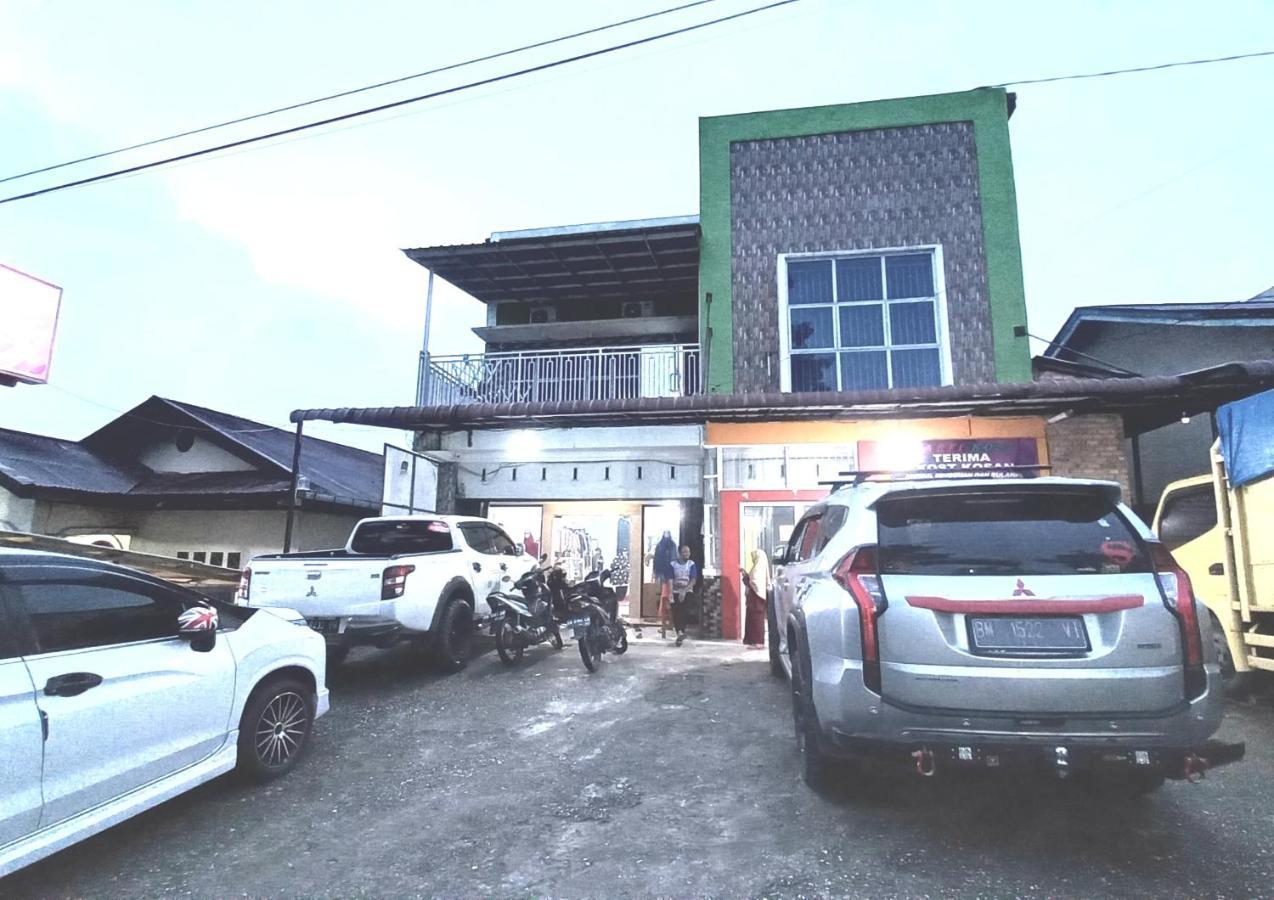 Oyo 93206 Penginapan Budi Syariah Hotel Pekanbaru Eksteriør billede